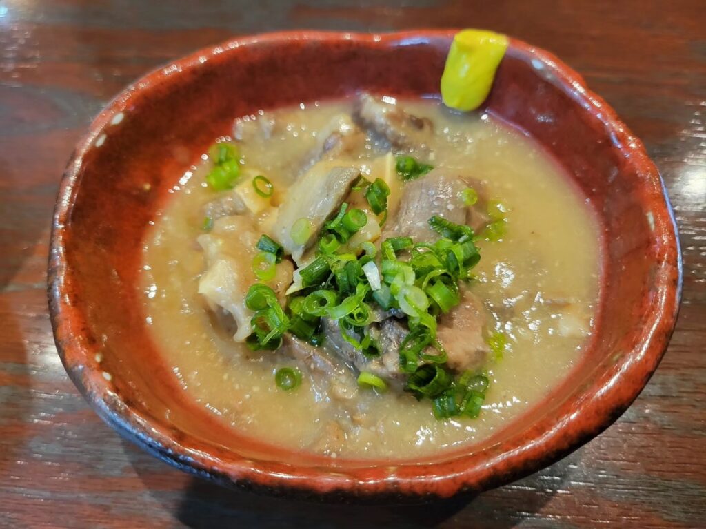 馬スジ肉の味噌煮込み
居酒屋　感