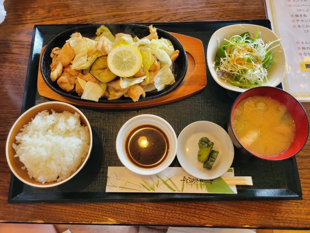 焼きホルモンセット
なか田～看板のない定食屋～
ランチメニュー